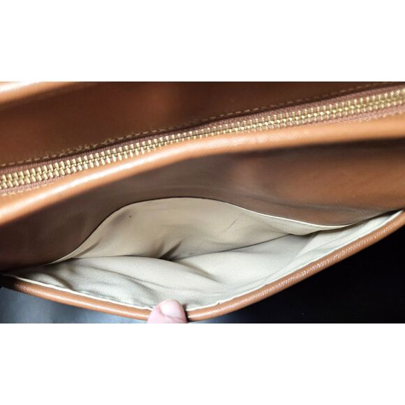 Coach Cross Grain Leather Shoulder Bag - EUC - Picture 8 of 11